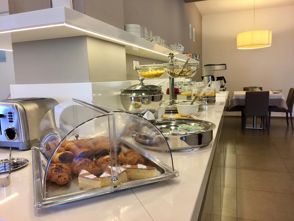 卡萨赛雷娜酒店 马尔切西内 外观 照片